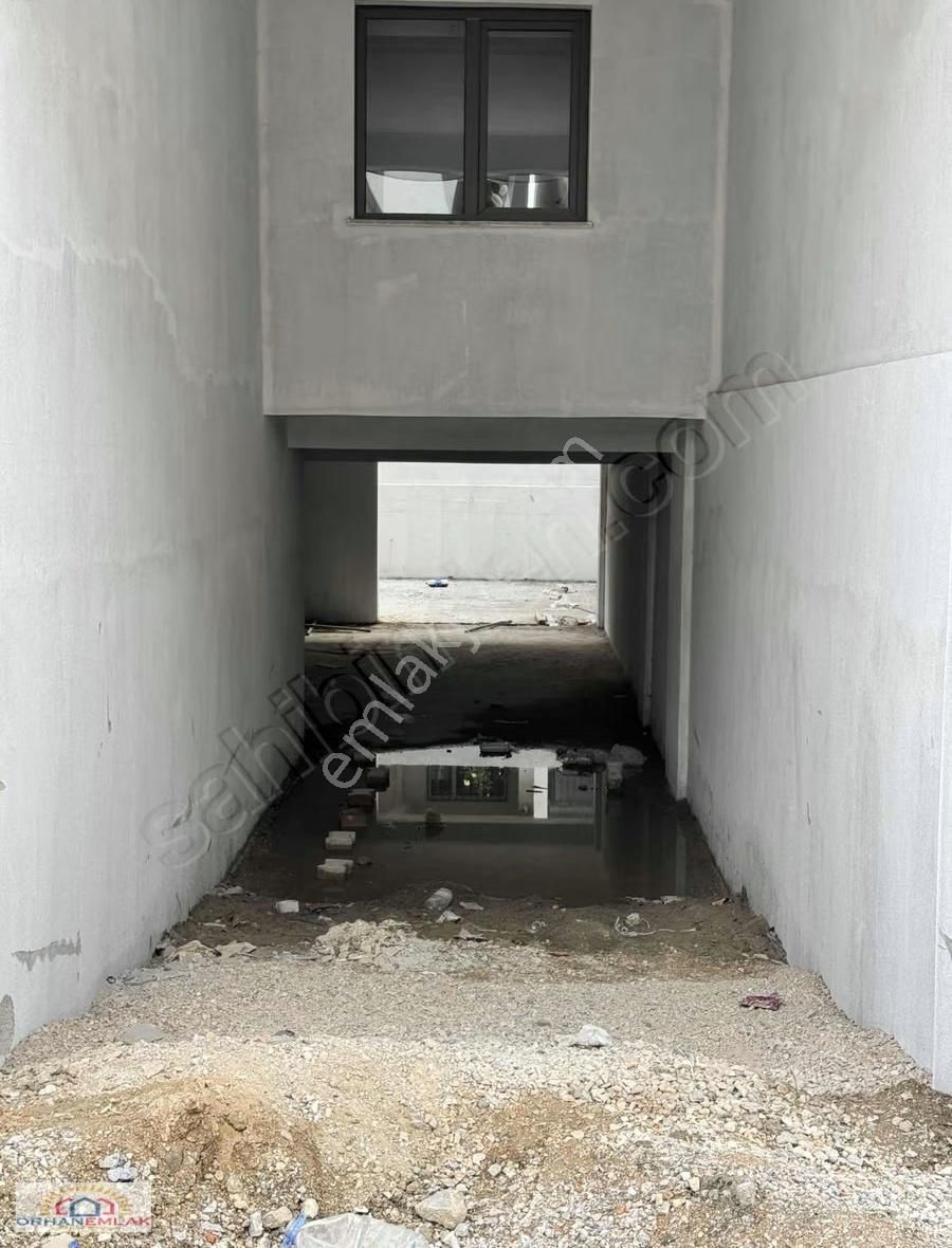 Orhan Emlak'tan Satılık Otoparklı Ana Caddeye Yakın Sıfır Daire