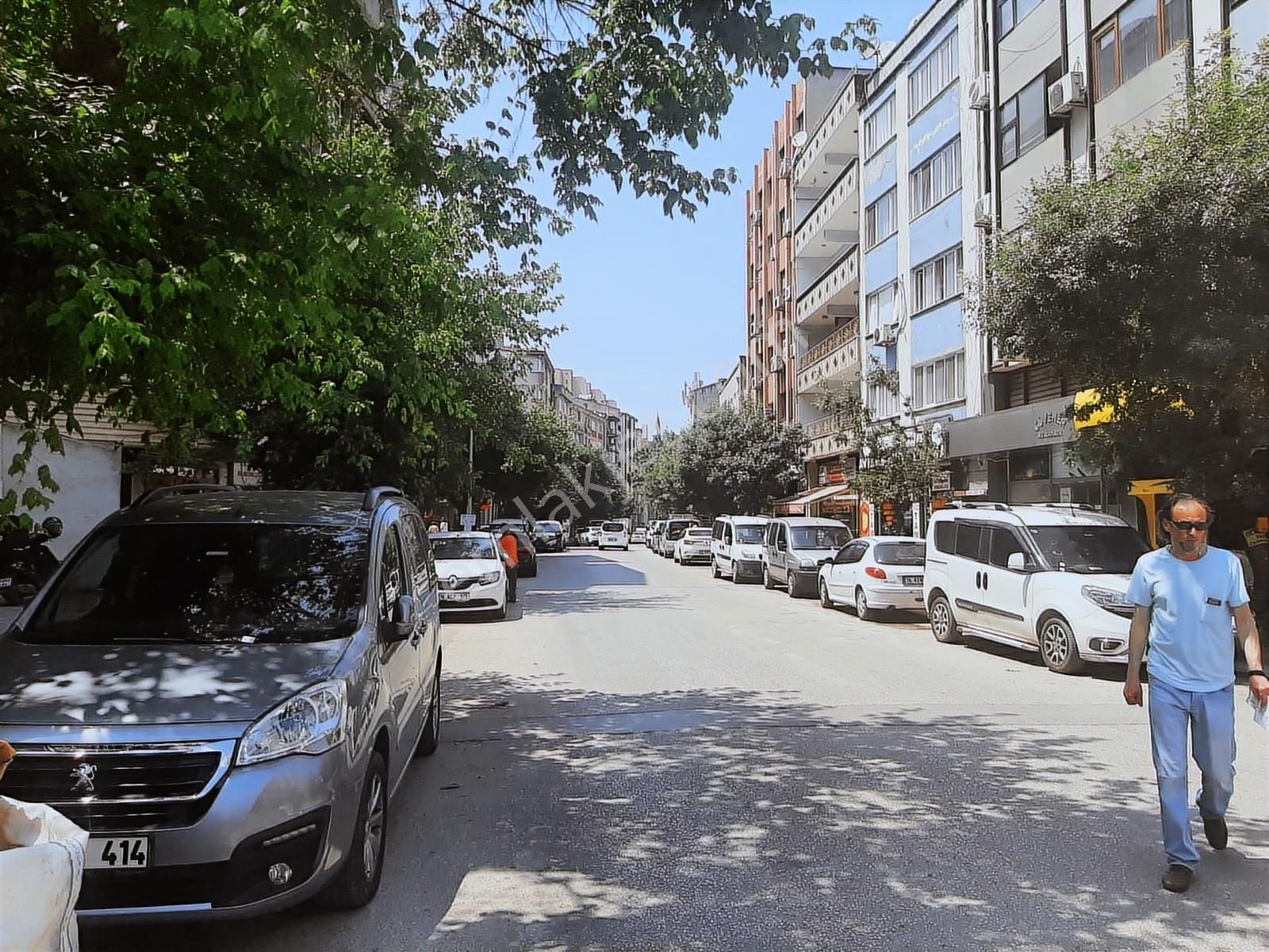 Gazcılar 135m2 Teraslı Asansörlü Kiracılı Otoparklı Daire - Görsel 3