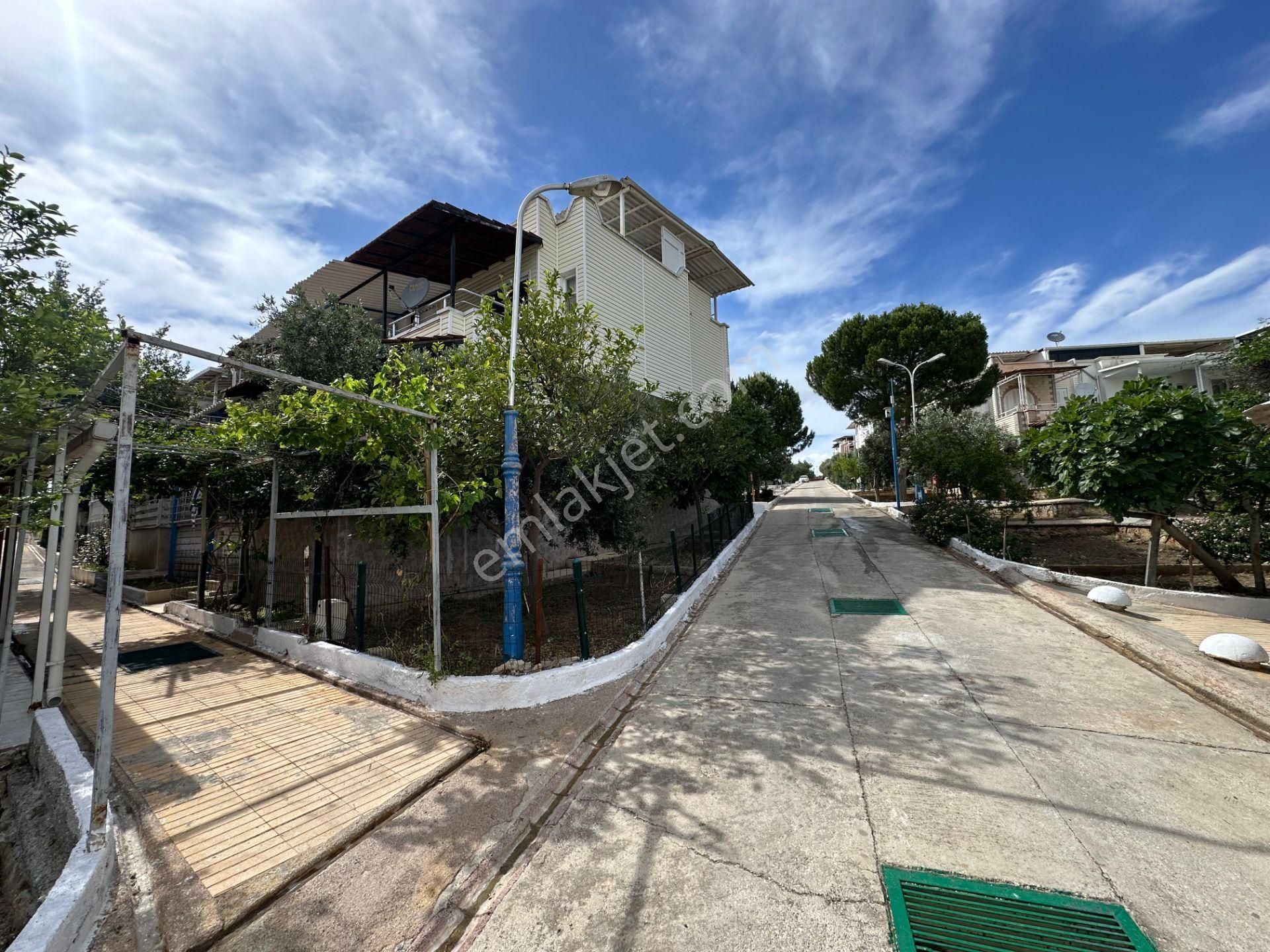 Zirve Gayrimenkulden Denize 400 Mt Daire Fiyatına 3+1 Bitişik Nizam Villa - Görsel 4