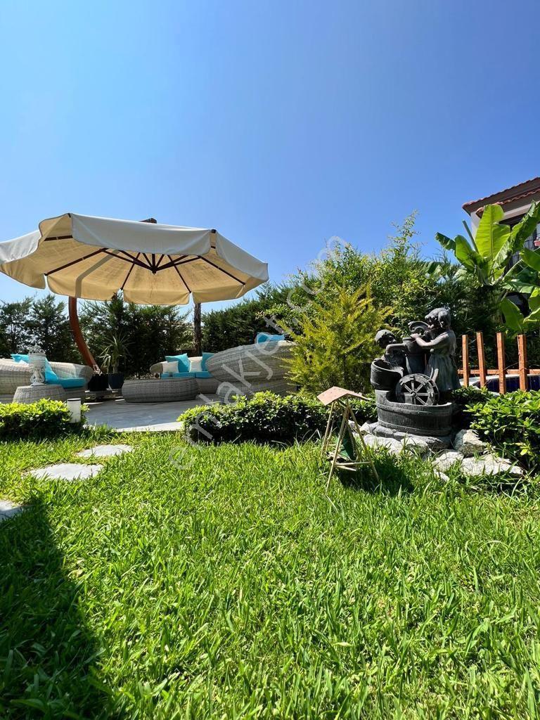 Kuşadası Sahil Sitelerinde Popüler Site İçinde Satılık Lüks Villa - Görsel 17