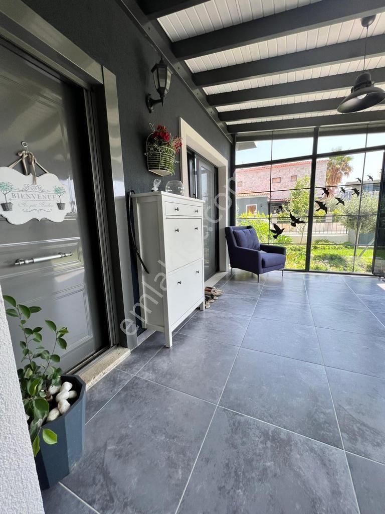 Kuşadası Sahil Sitelerinde Popüler Site İçinde Satılık Lüks Villa - Görsel 24