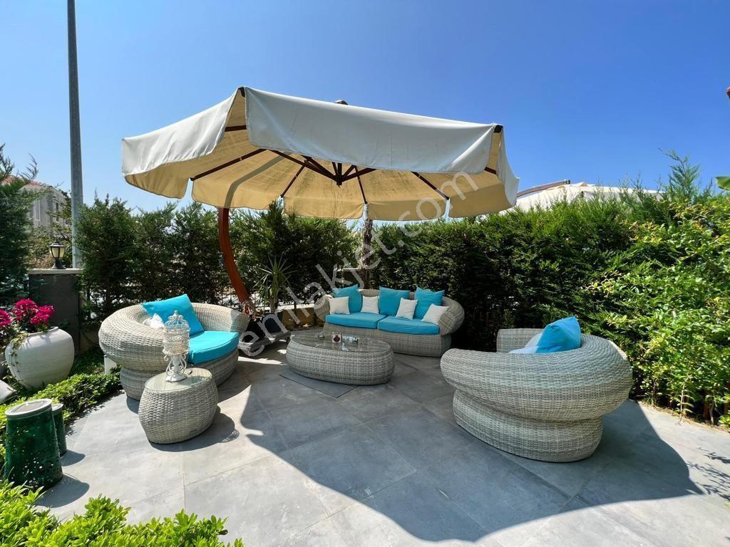 Kuşadası Sahil Sitelerinde Popüler Site İçinde Satılık Lüks Villa - Görsel 20