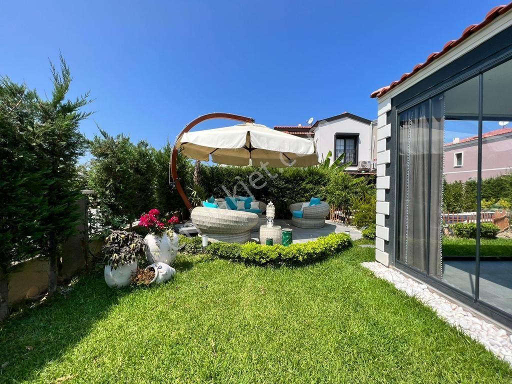 Kuşadası Sahil Sitelerinde Popüler Site İçinde Satılık Lüks Villa - Görsel 4