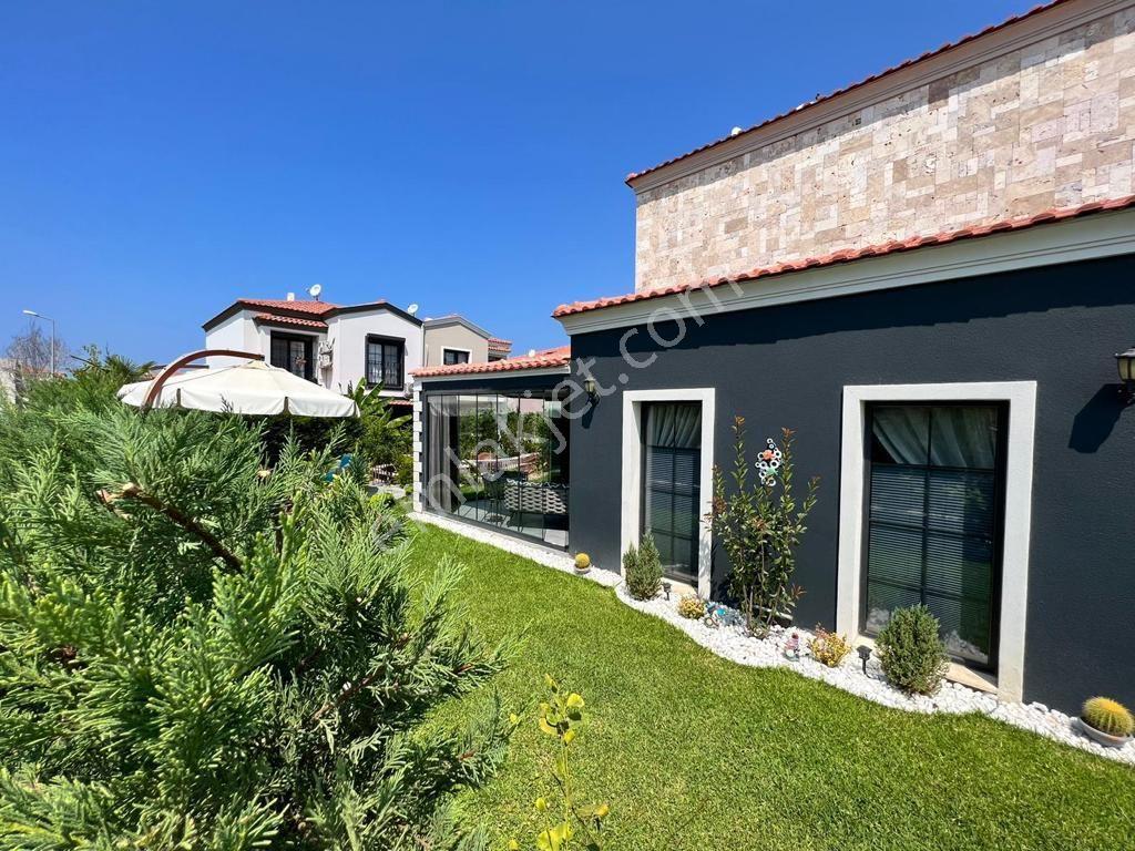 Kuşadası Sahil Sitelerinde Popüler Site İçinde Satılık Lüks Villa - Görsel 3