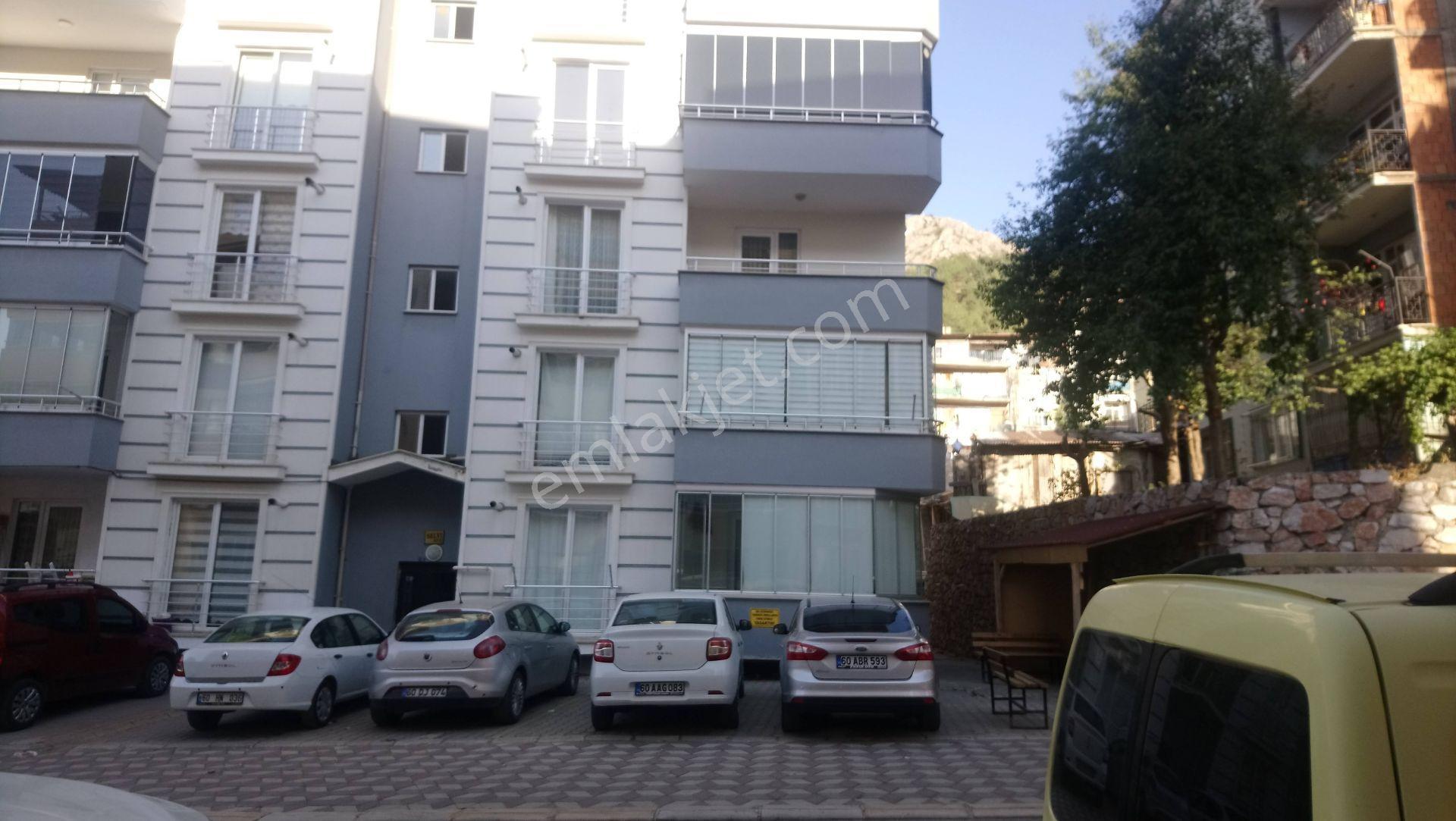 Çarşı Merkezde Çeknliye Çok Yakın Satılık 3+1 Daire