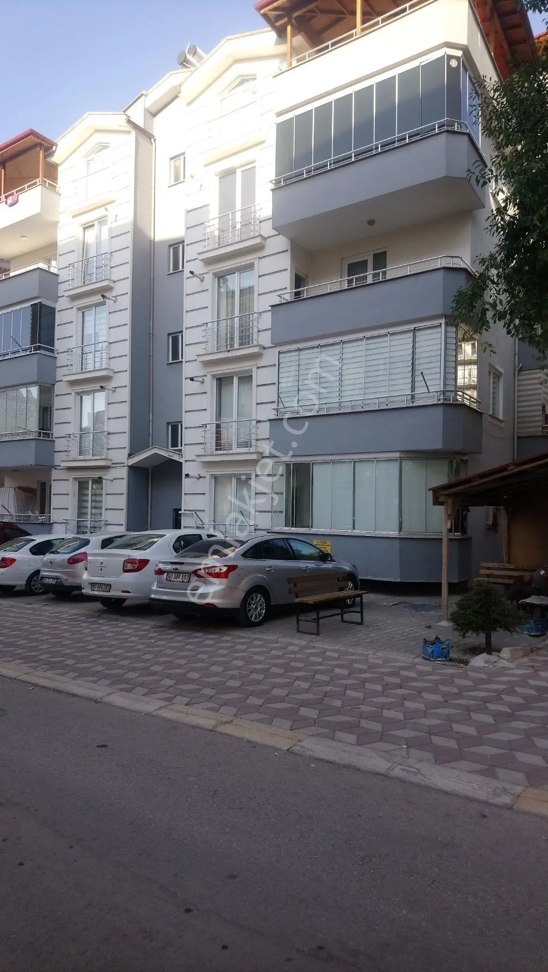 Çarşı Merkezde Çeknliye Çok Yakın Satılık 3+1 Daire - Görsel 3