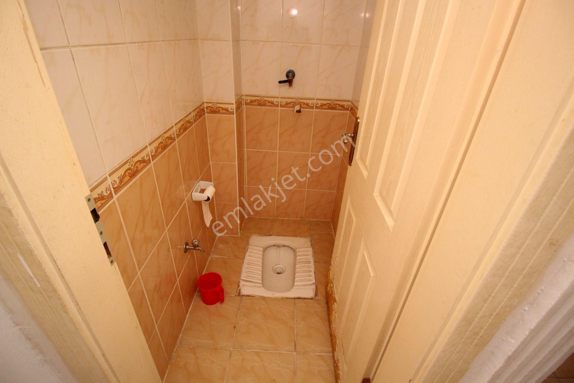 Emre Emlak'tan Topçu'da Arakat Ön Cephe 3+1 Kiralık Daire - Görsel 16