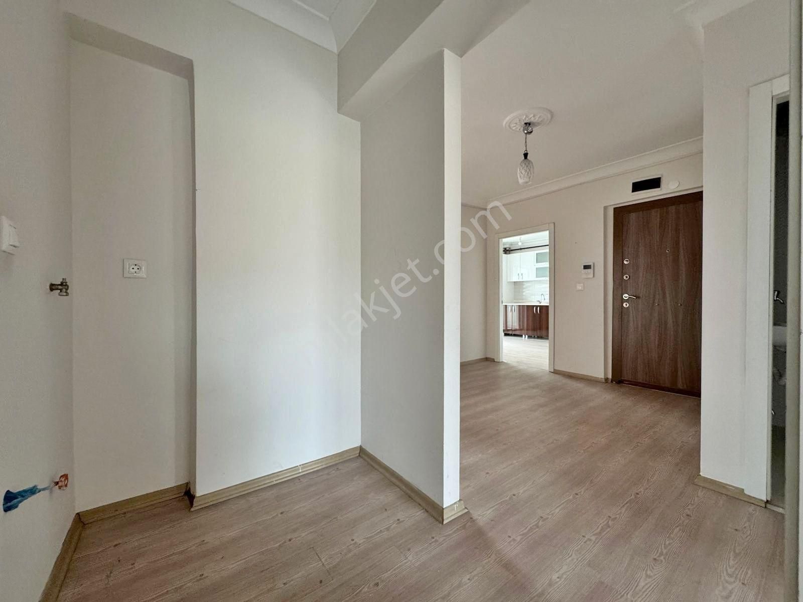 Kanuni 3 Bloklu Ela Sitesinde 3 Cephe Ve Geniş Mt2 İle Ferah 3+1 Site Dairesi - Görsel 25