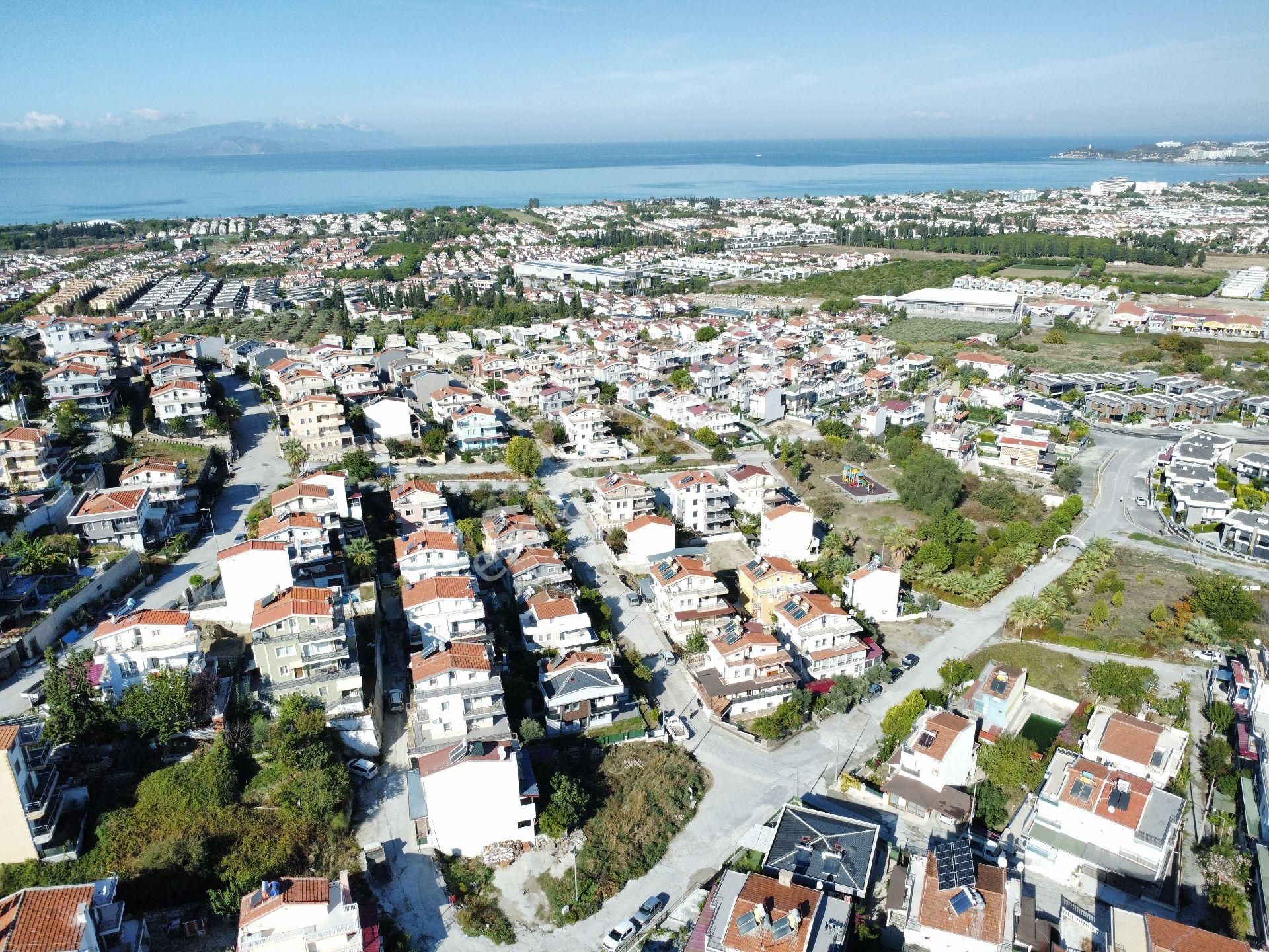 Kuşadası Karaova'da İmarlı Satılık Arsa