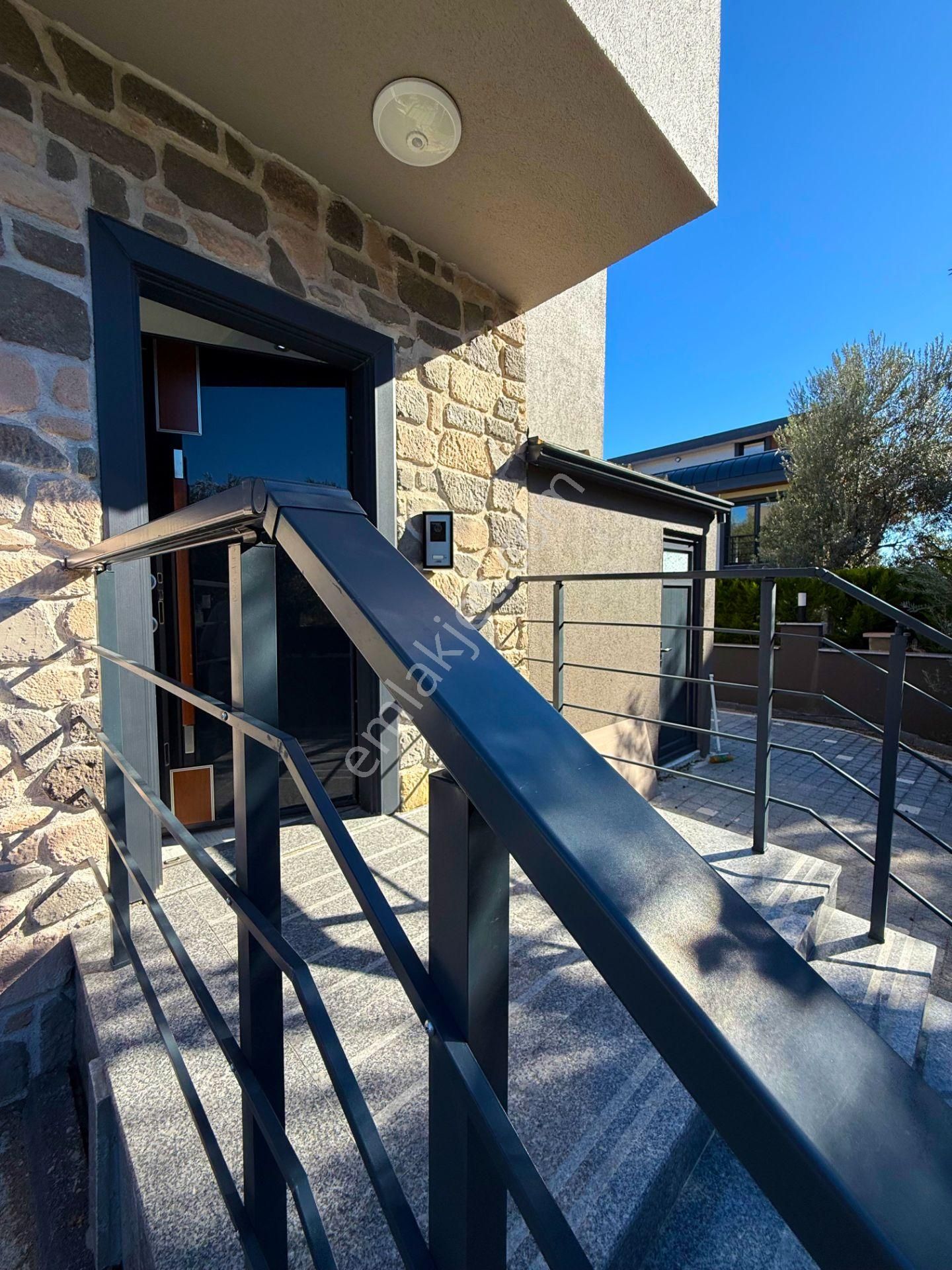 Tek Yetkili Umay Gayrimenkul'den Güre'de Satılık Müstakil Villa - Görsel 29