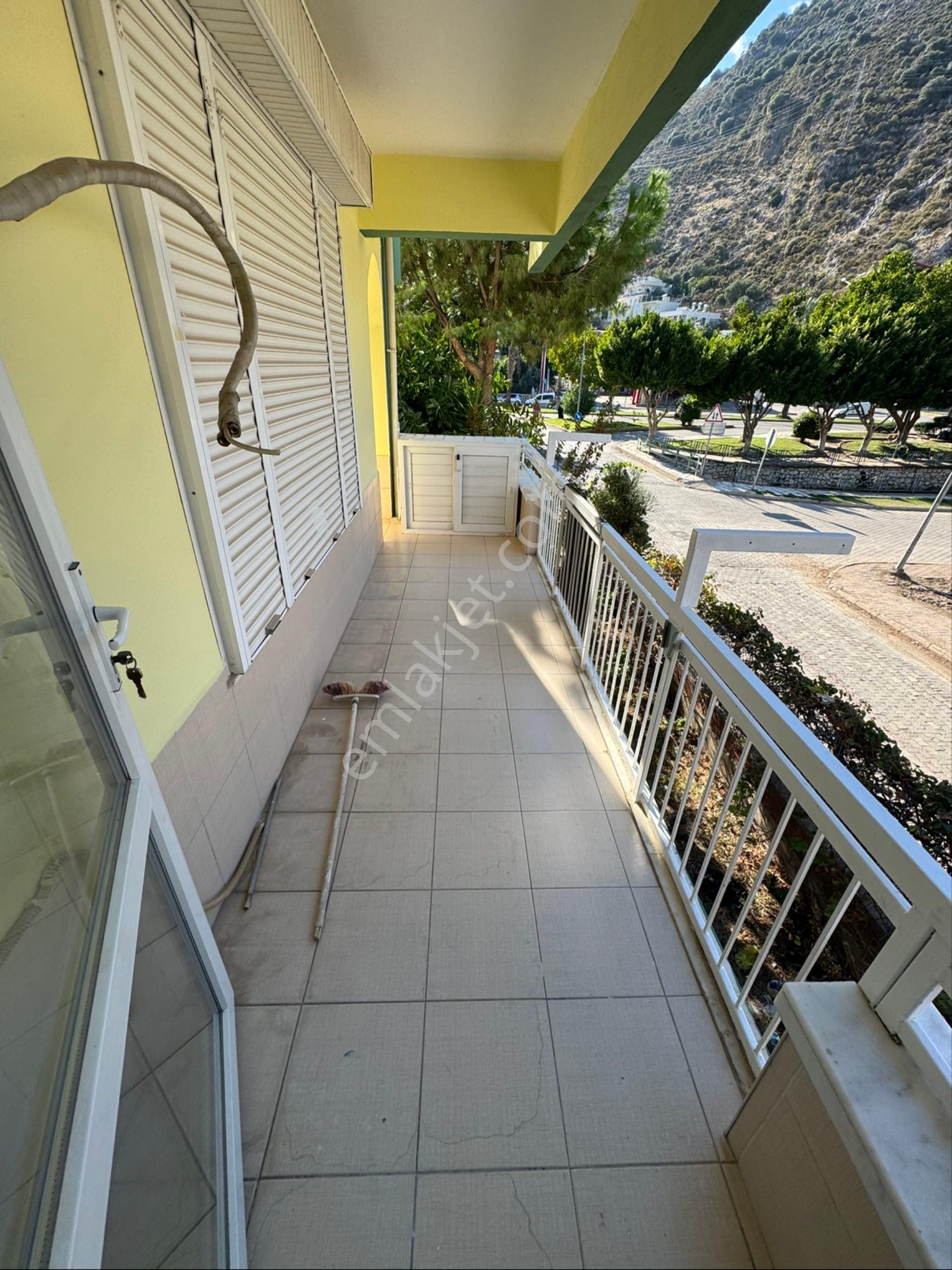 Finike Merkez Yeni Mahallede Satılık 3+1 Daire - Görsel 5