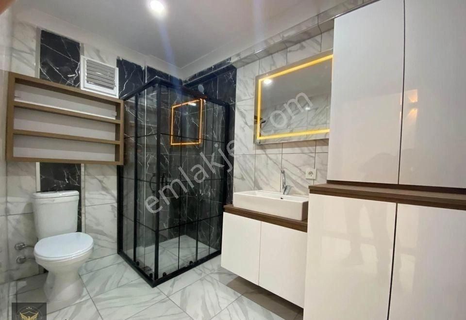 Şahin İnşaat'tan Beylikdüzü Cumhuriyet Mh Metrobuse Yakın 3+1 Arakat Daire - Görsel 12