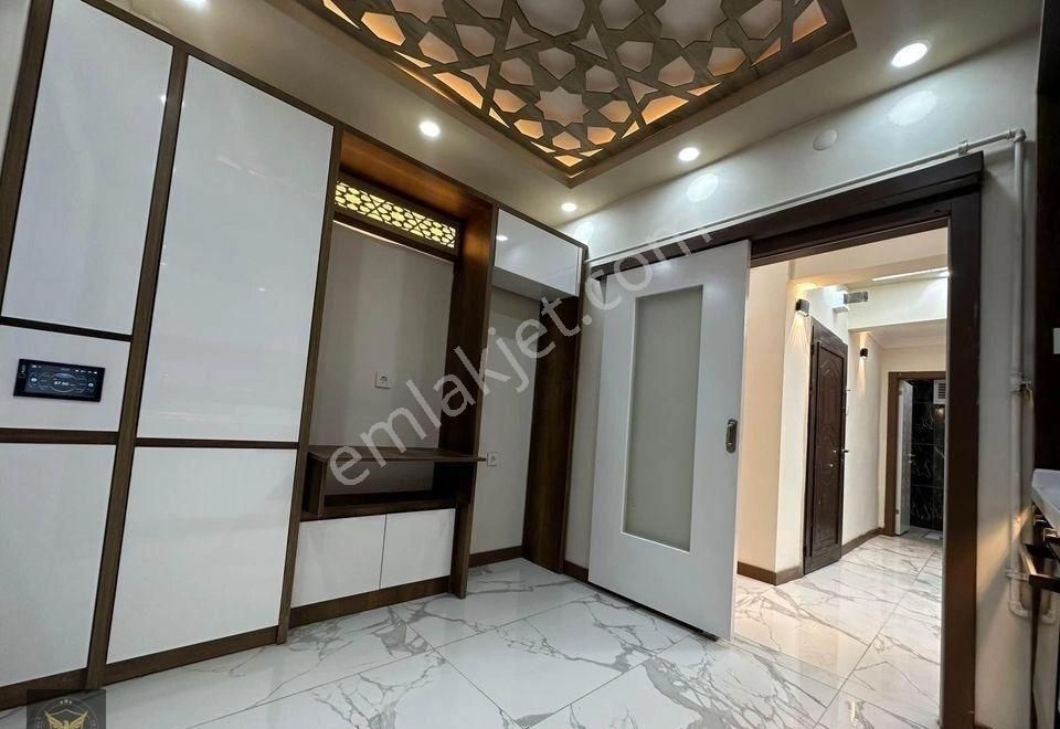 Şahin İnşaat'tan Beylikdüzü Cumhuriyet Mh Metrobuse Yakın 3+1 Arakat Daire - Görsel 9