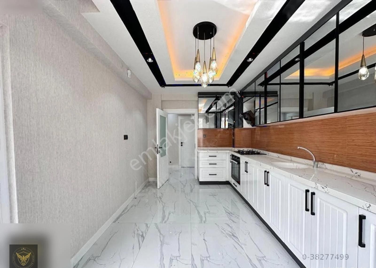 Beylikdüzü Merkez'de Metrobüse Yakın Siteiçinde 3+1 Lüx Dairemiz