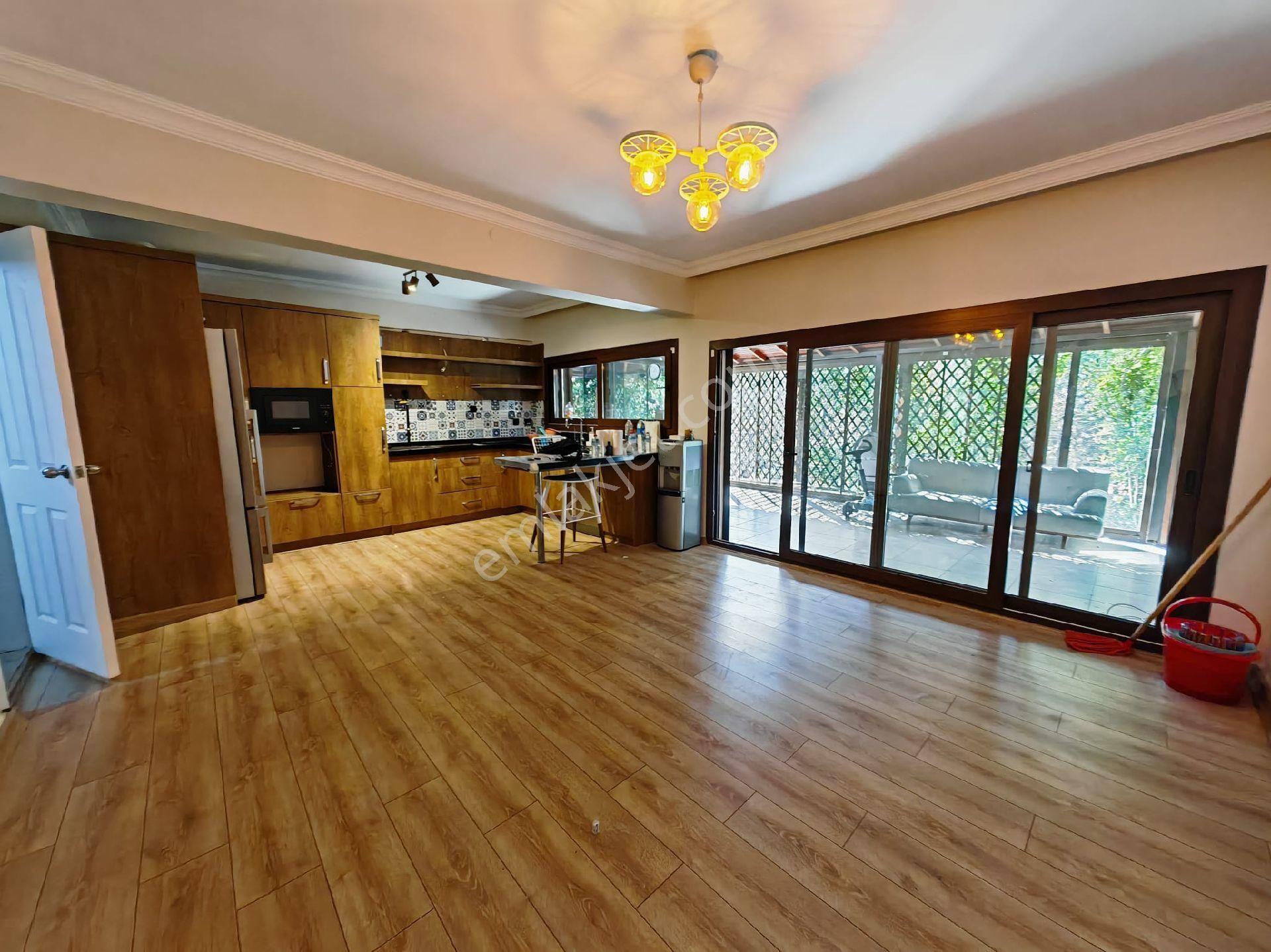 Kuşadası Yavansuda Plaja Çok Yakın Özel Havuzlu Geniş Bahçeli Satılık Villa - Görsel 10