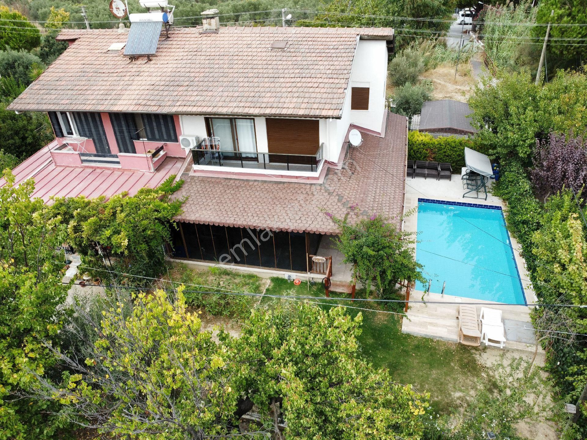 Kuşadası Yavansuda Plaja Çok Yakın Özel Havuzlu Geniş Bahçeli Satılık Villa - Görsel 3