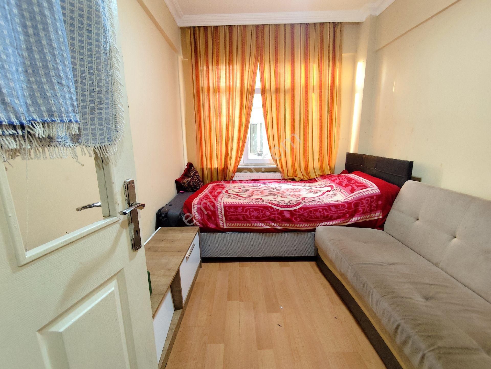 Kocamustafapâşa Merkezde Satılık Çift Cephe Daire Dairemiz Duraklara Okula - Görsel 5