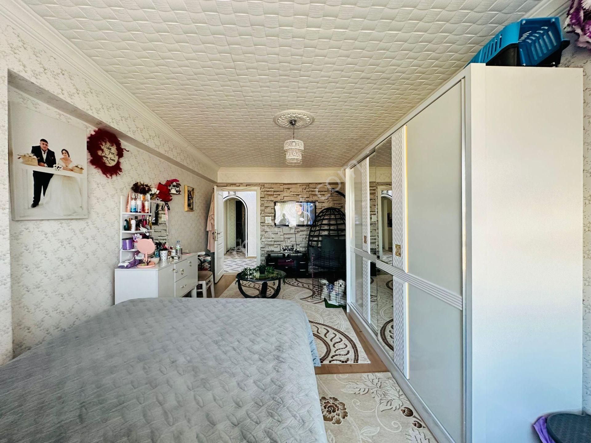 Başak Mahallesinde Asansörlü Full Yapılı 140 M2 3+1 Ara Katta Satılık Daire !! - Görsel 12