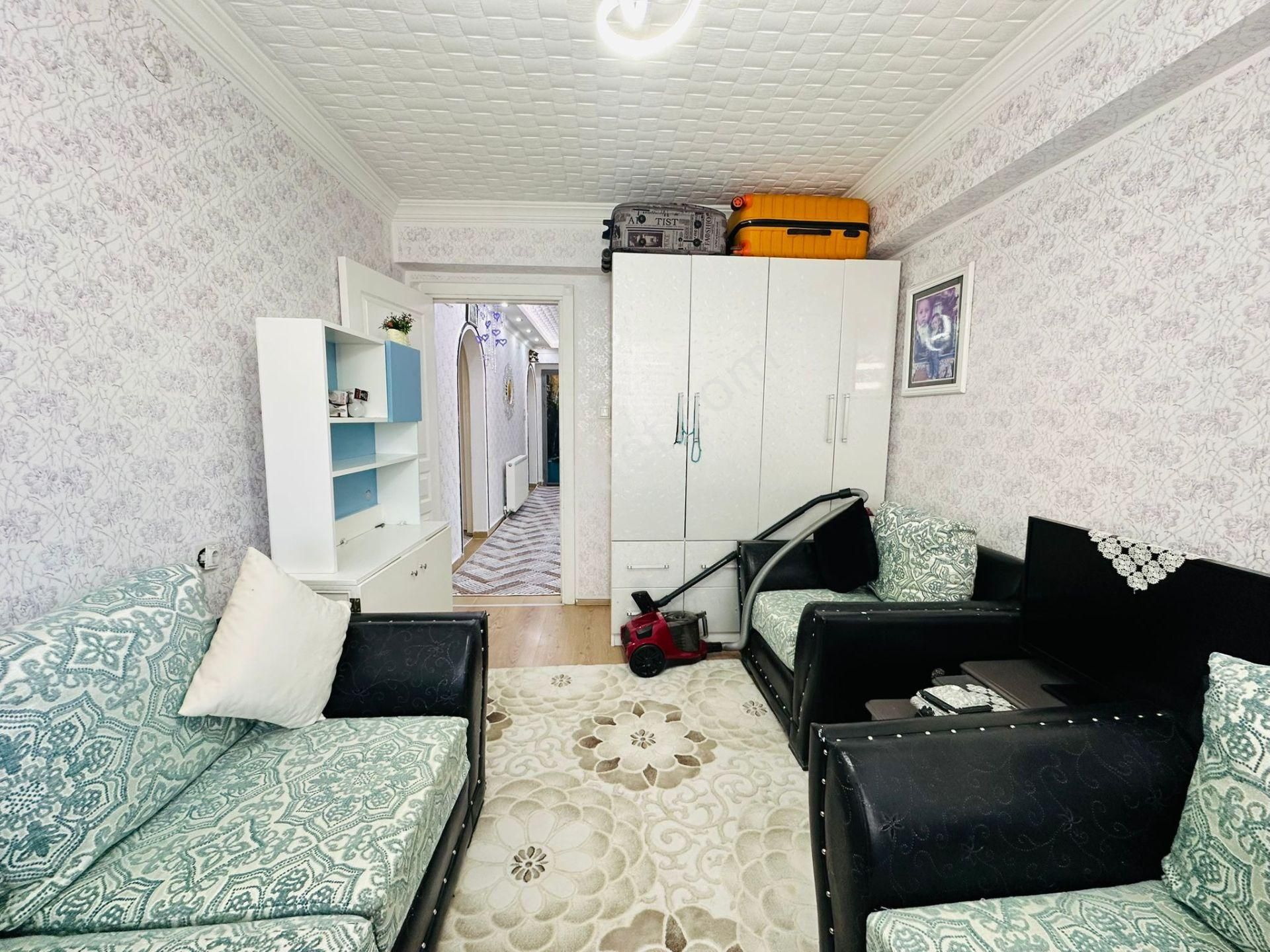 Başak Mahallesinde Asansörlü Full Yapılı 140 M2 3+1 Ara Katta Satılık Daire !! - Görsel 13