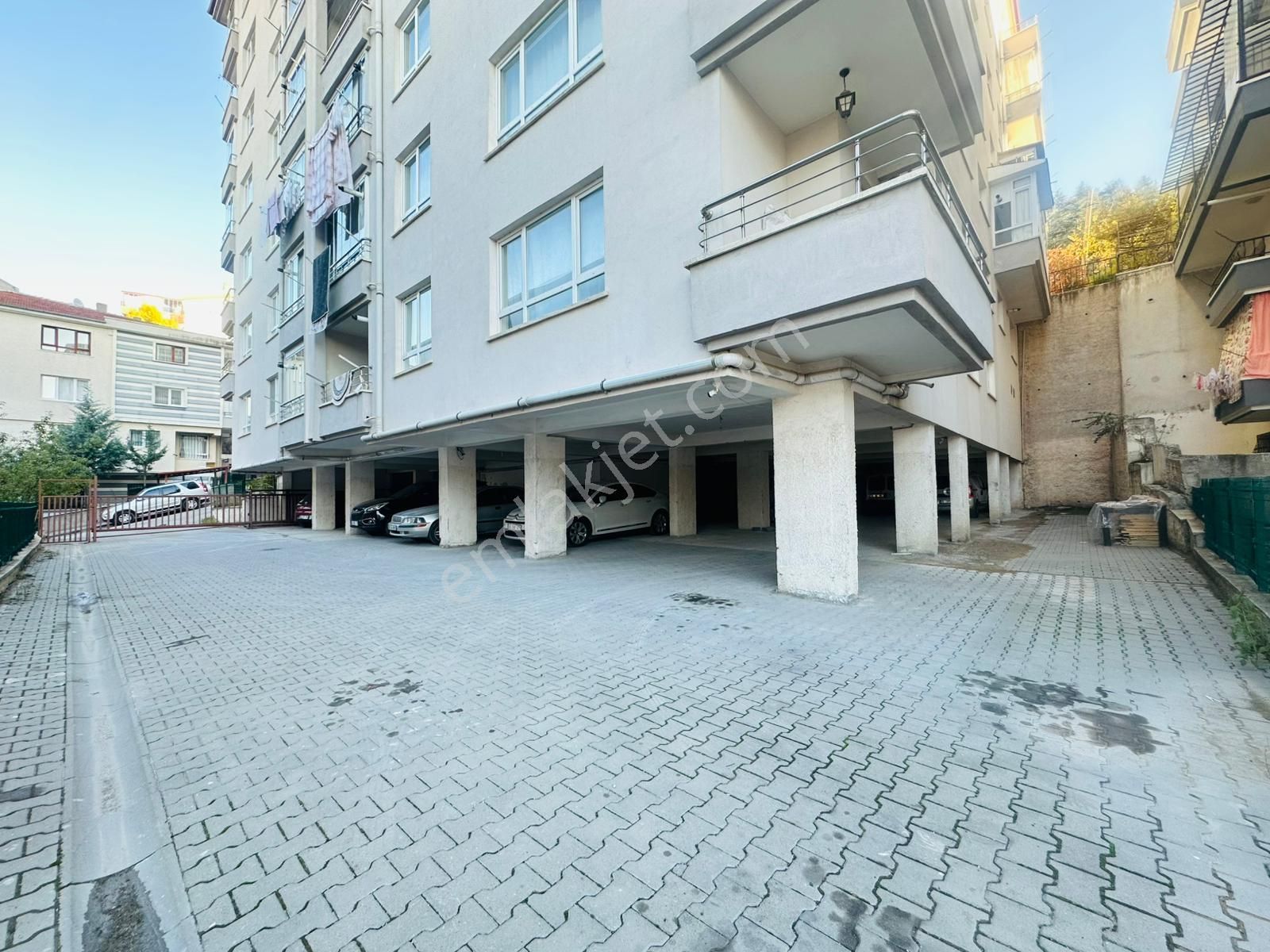 Başak Mahallesinde Asansörlü Full Yapılı 140 M2 3+1 Ara Katta Satılık Daire !! - Görsel 35