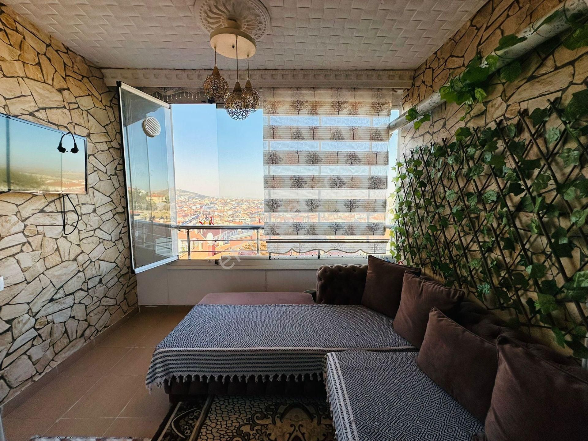 Başak Mahallesinde Asansörlü Full Yapılı 140 M2 3+1 Ara Katta Satılık Daire !! - Görsel 7