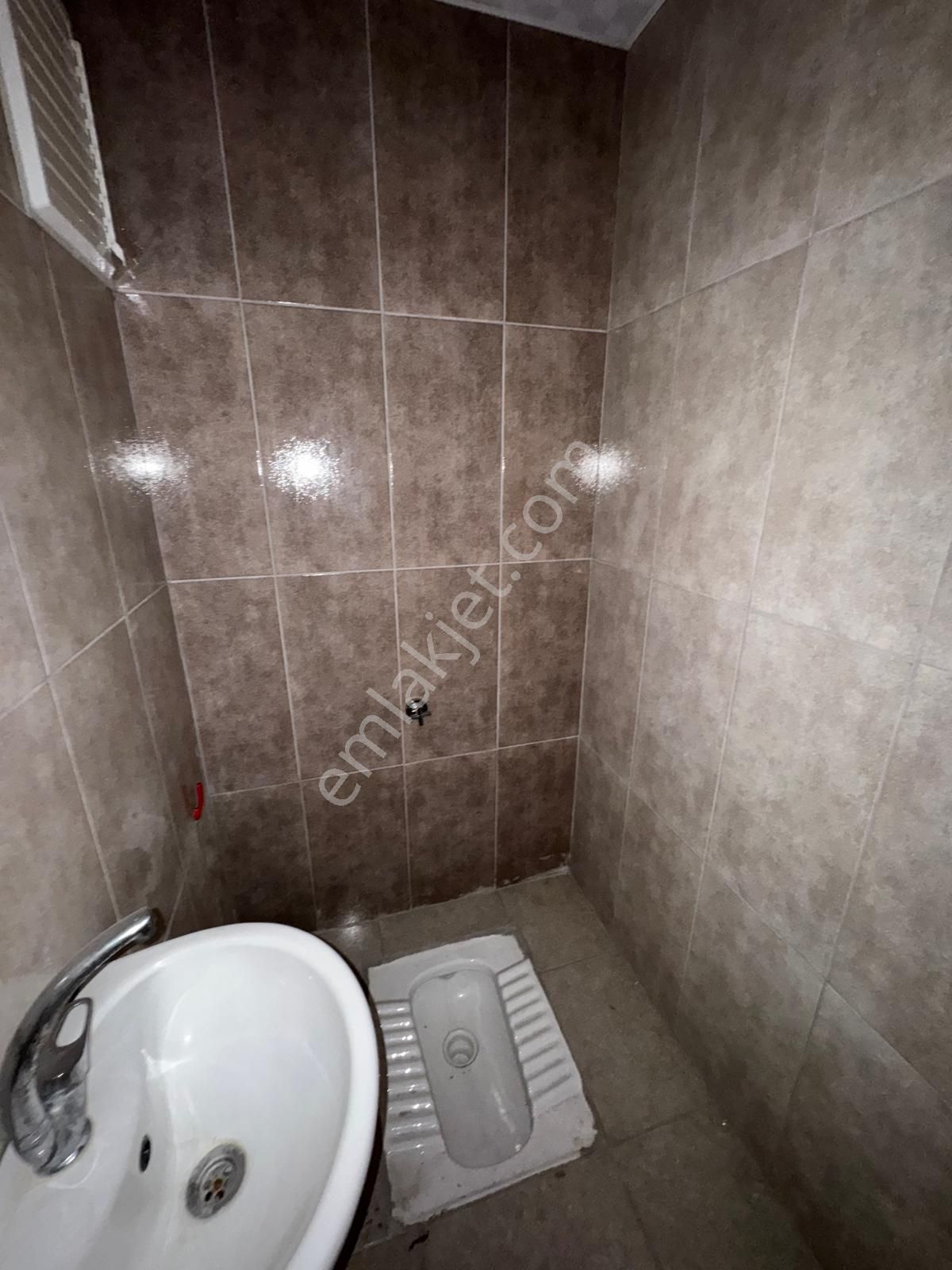 Güneş Evlere Sınır Site Dairesi Kat Konumunda Y.giriş 2+1 Lüks - Görsel 28