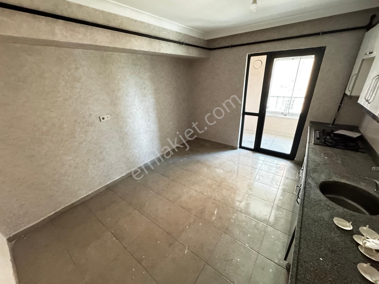 Güneş Evlere Sınır Site Dairesi Kat Konumunda Y.giriş 2+1 Lüks - Görsel 12