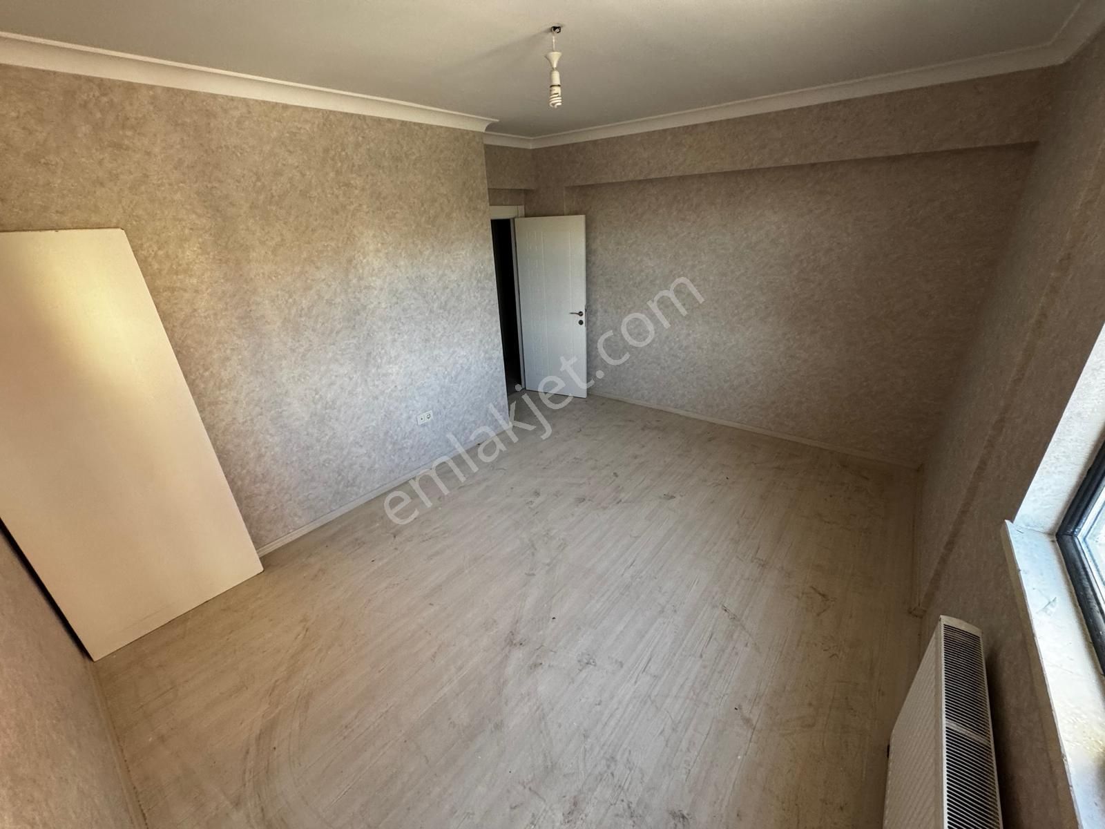 Güneş Evlere Sınır Site Dairesi Kat Konumunda Y.giriş 2+1 Lüks - Görsel 21