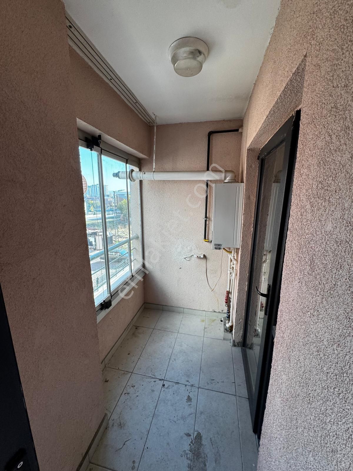 Güneş Evlere Sınır Site Dairesi Kat Konumunda Y.giriş 2+1 Lüks - Görsel 6