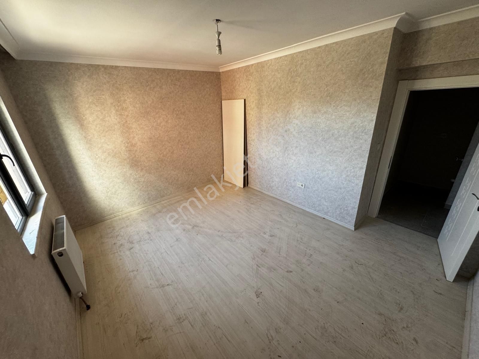 Güneş Evlere Sınır Site Dairesi Kat Konumunda Y.giriş 2+1 Lüks - Görsel 22