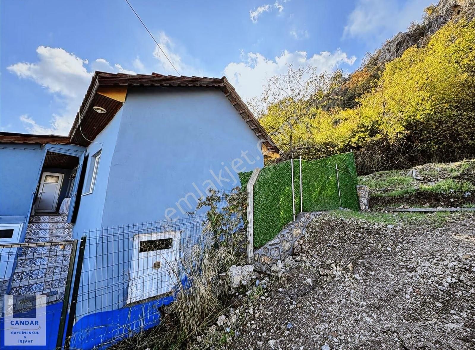İznik Mustafalı Mah. Satılık Göl Manzaralı Köy Evi - Görsel 2