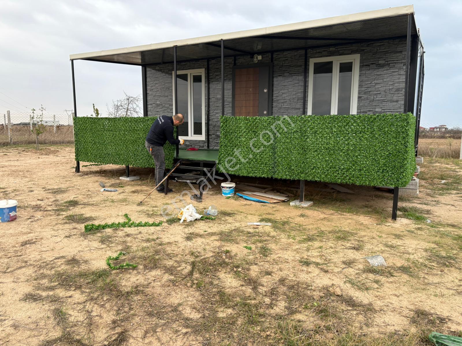 Bahçeağılda İçinde 2+1 Prefabrik Olan 769 M2 Satılık Bağ Evi