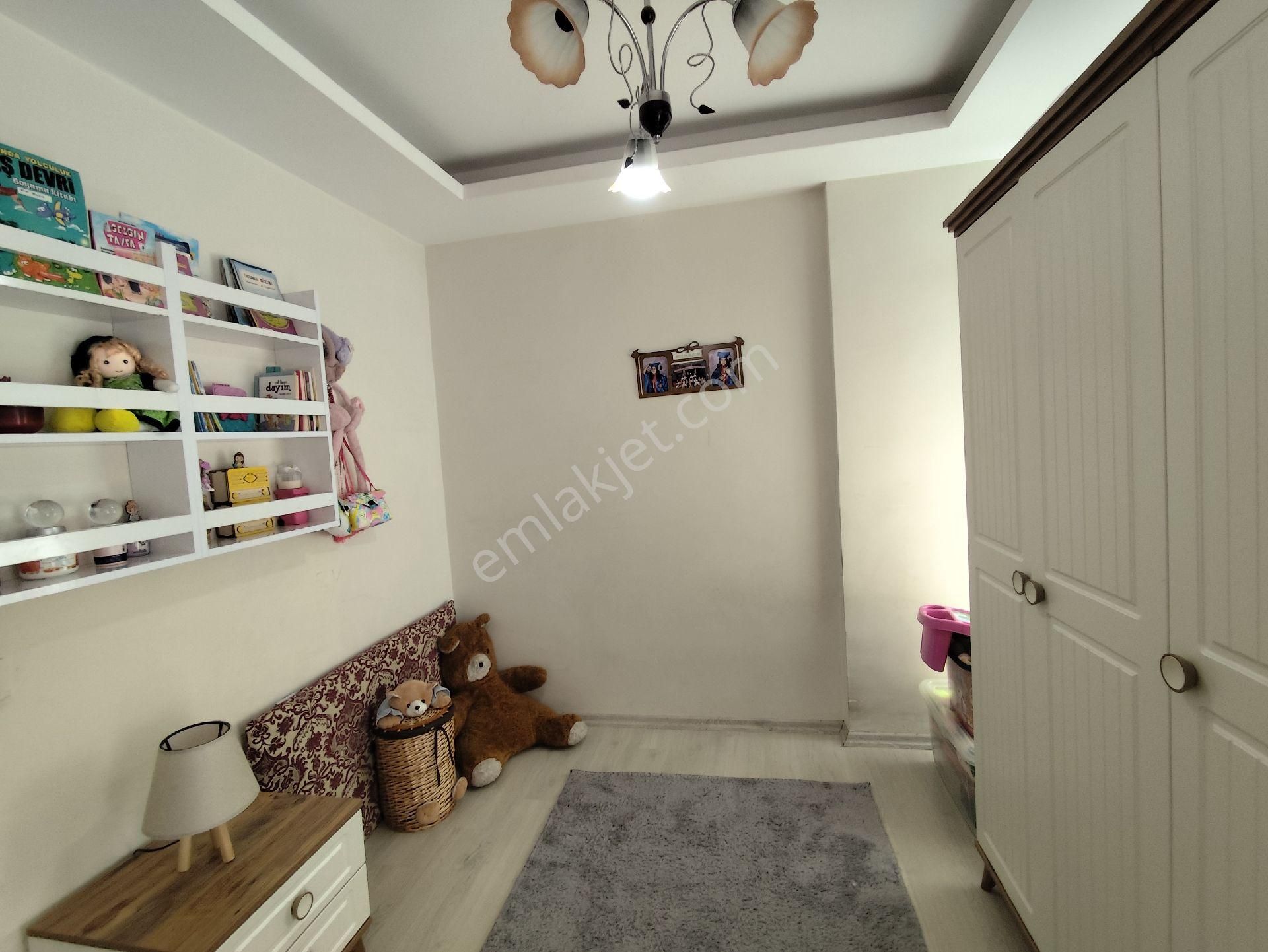 Kozanyolu'nda Satılık 2+1 Az Katlı İskanlı Daire!!! - Görsel 12