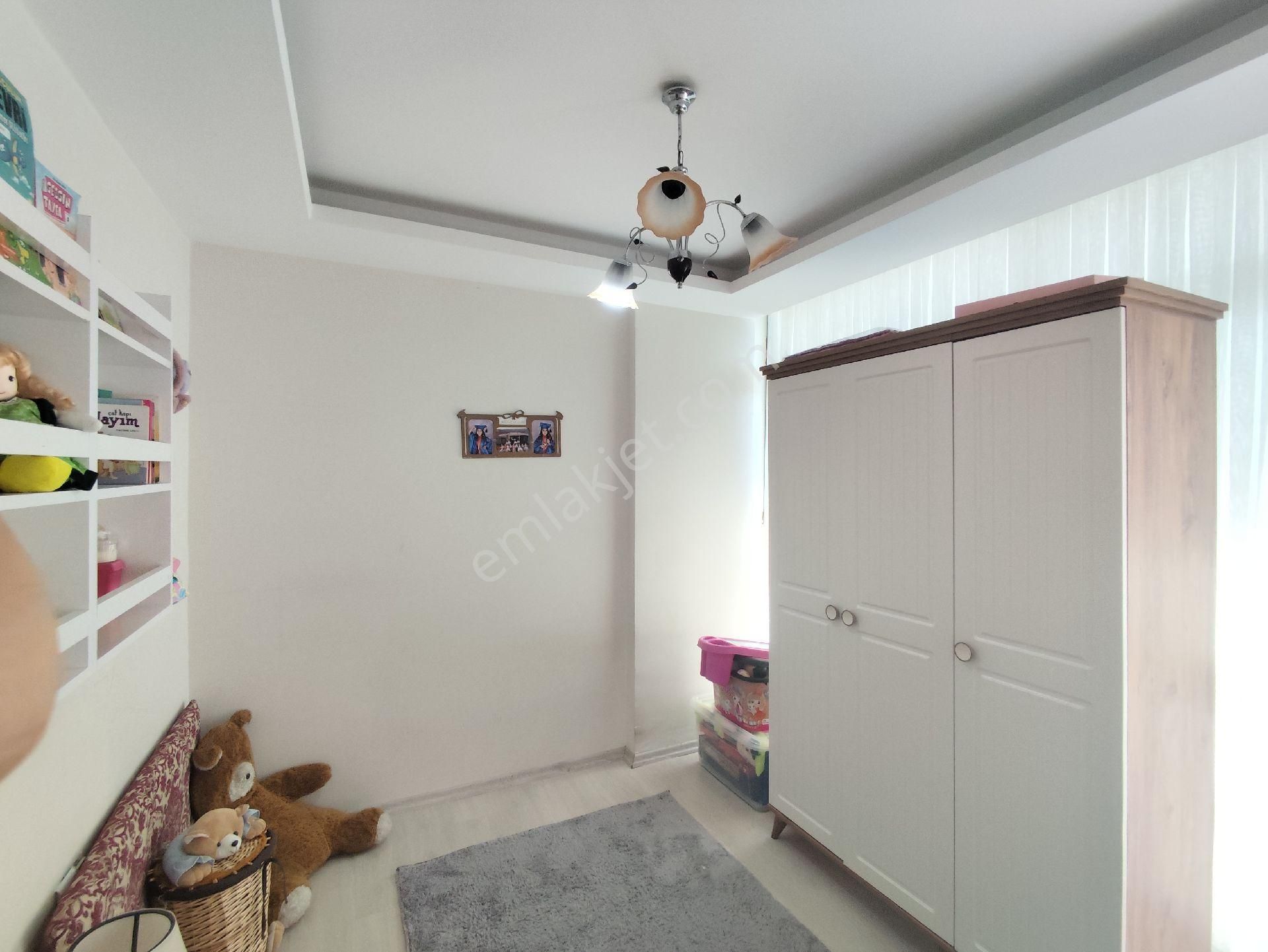 Kozanyolu'nda Satılık 2+1 Az Katlı İskanlı Daire!!! - Görsel 11