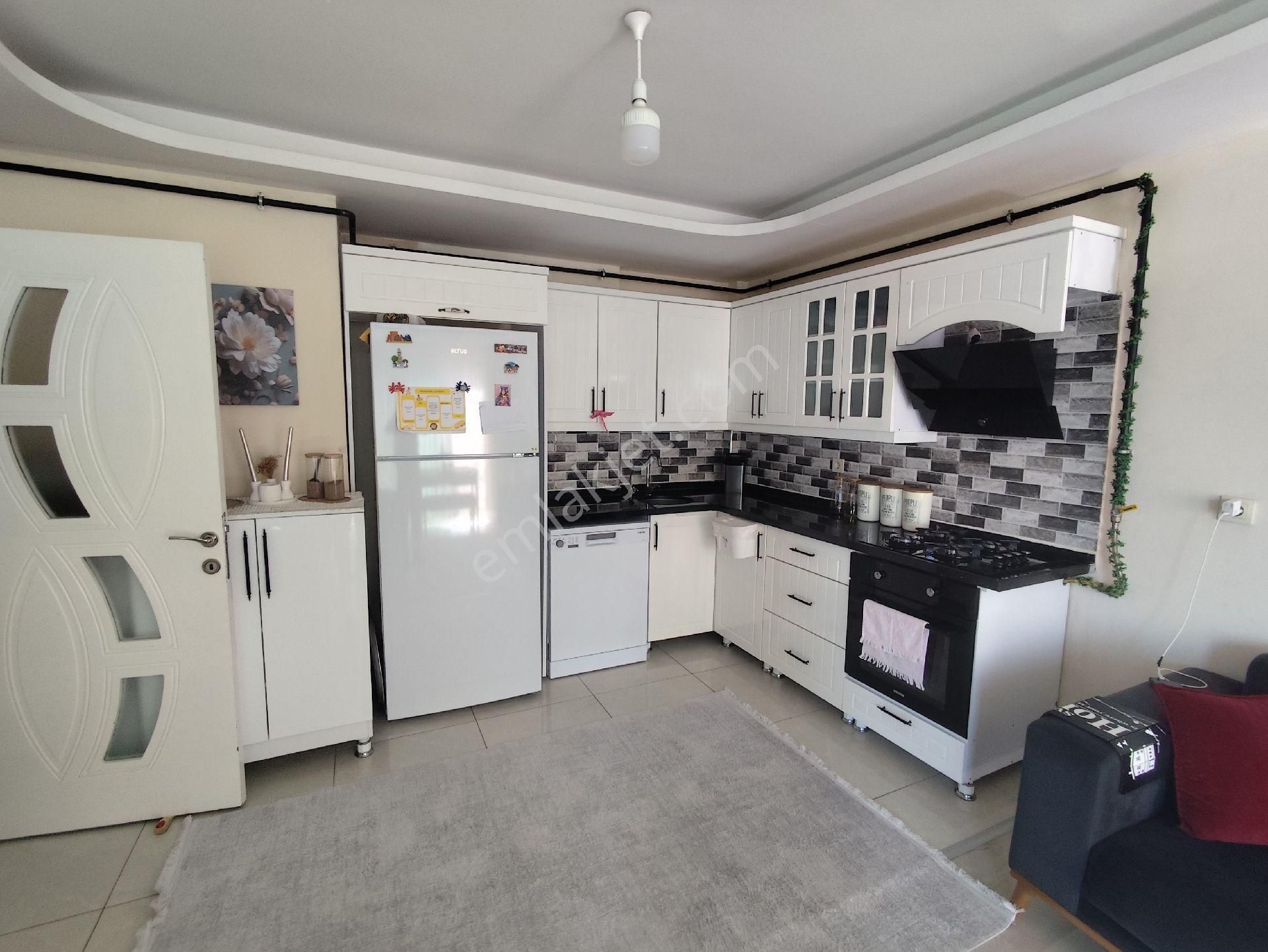 Kozanyolu'nda Satılık 2+1 Az Katlı İskanlı Daire!!! - Görsel 2