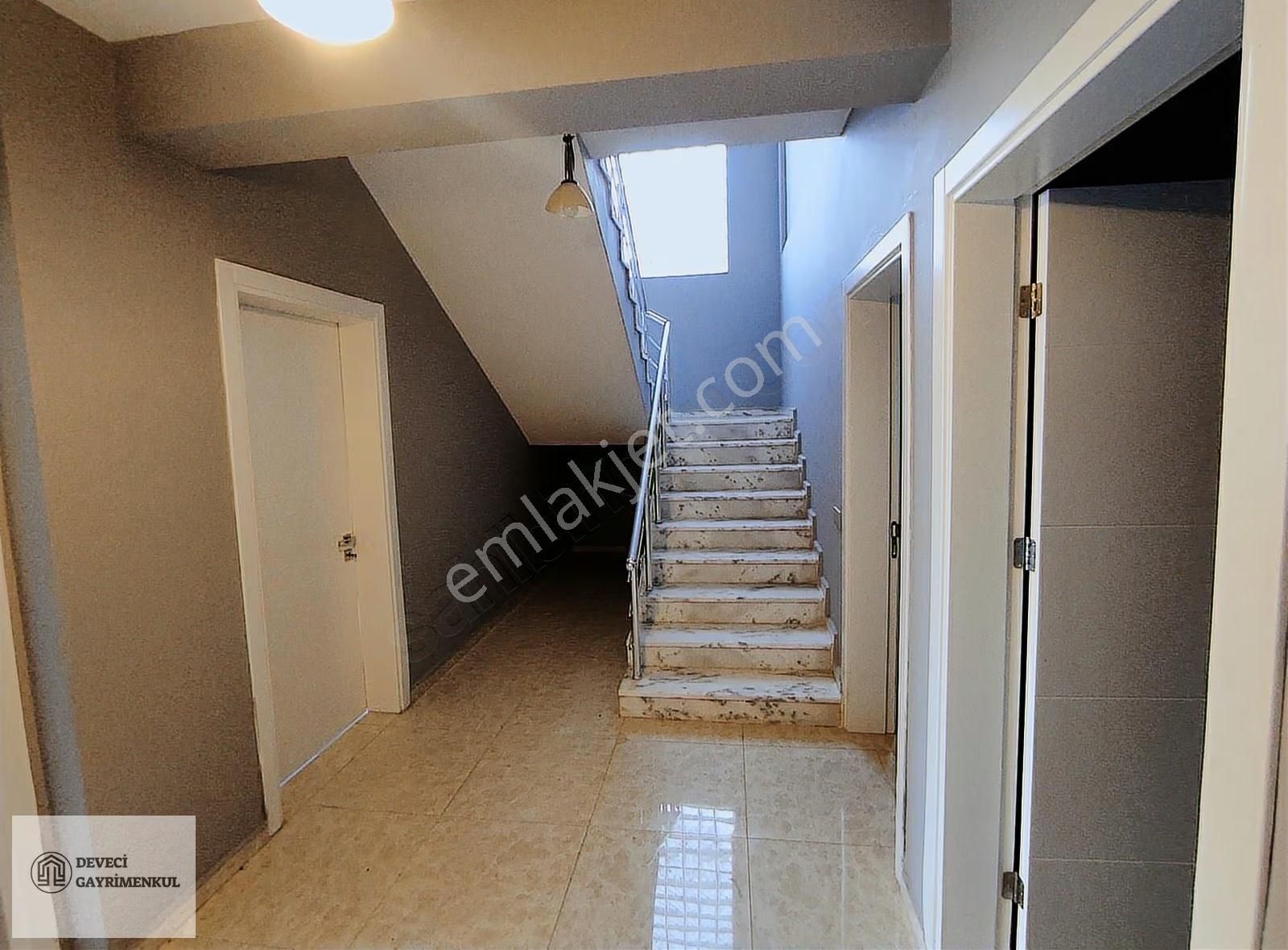 Dörttepe Köyünde Muhteşem Doğa Manzaralı 4+1 Villa - Görsel 11