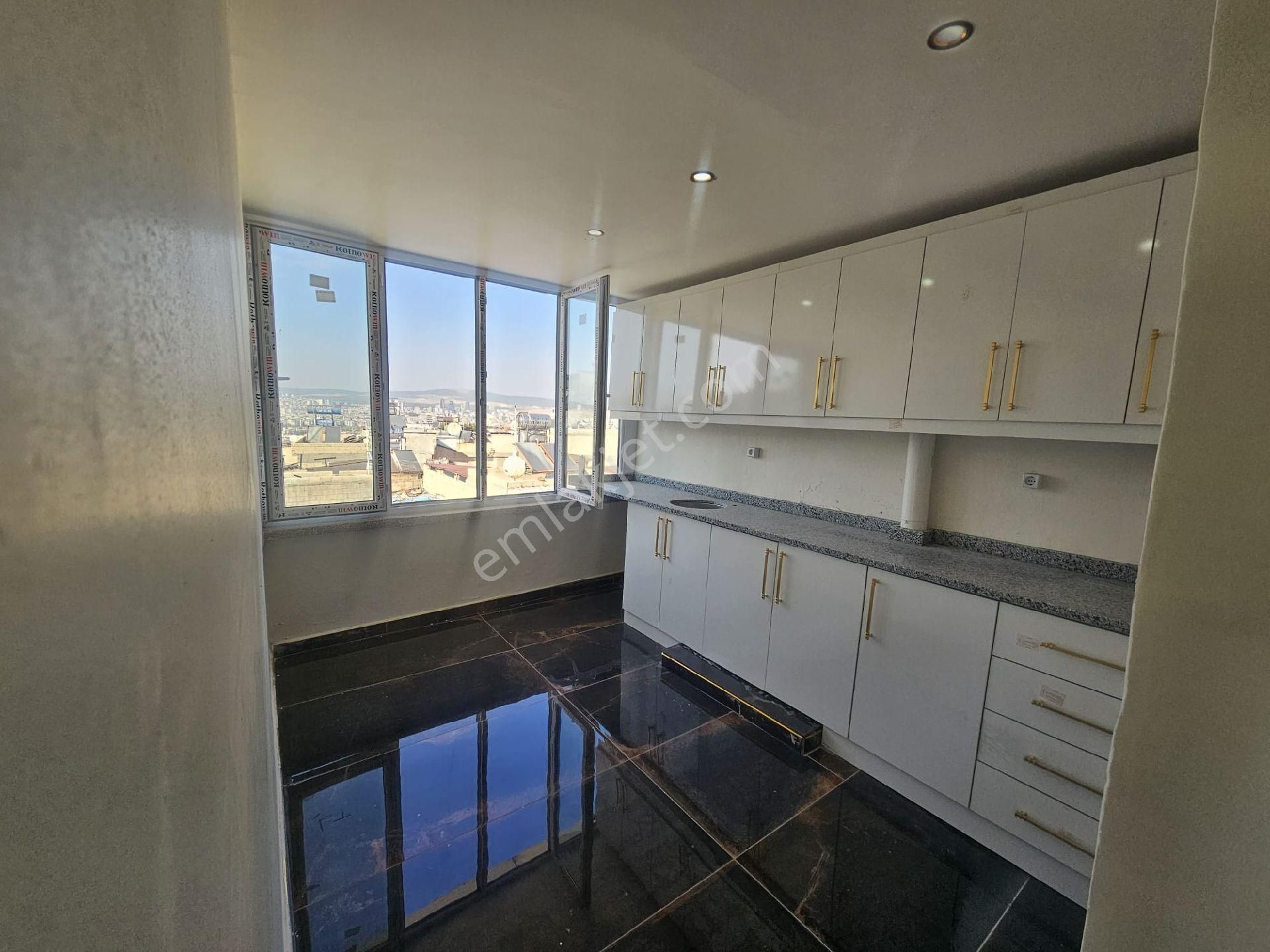 Kurban Boba Mahallesinde Satlik 4 Katli Müstakil Ev - Görsel 27