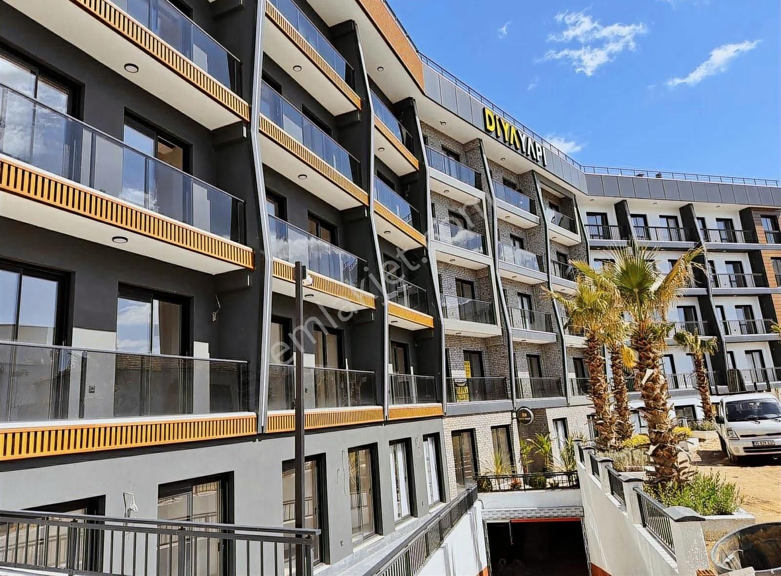 Real Center\\arakat Balkonlu Eşyalı Kiracılı 1+1 - Görsel 12