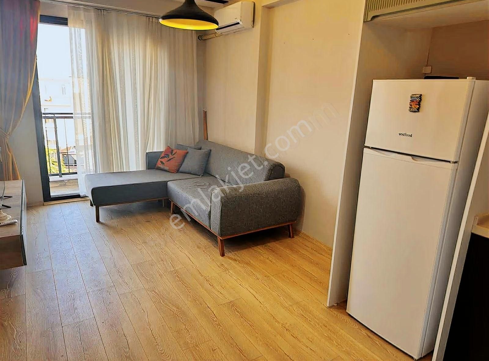 Real Center\\arakat Balkonlu Eşyalı Kiracılı 1+1 - Görsel 13