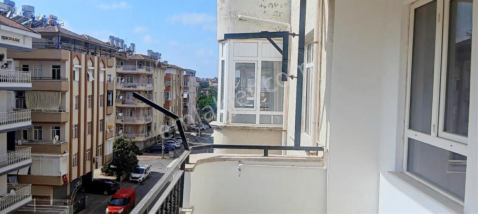 Bahçelievler De Satılık 3+1 Daire