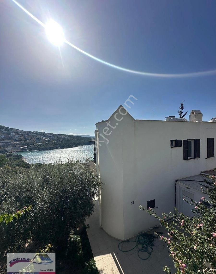 Özgür Sitesinde Geniş Bahçeli 2+1 Satılık Villa - Görsel 2