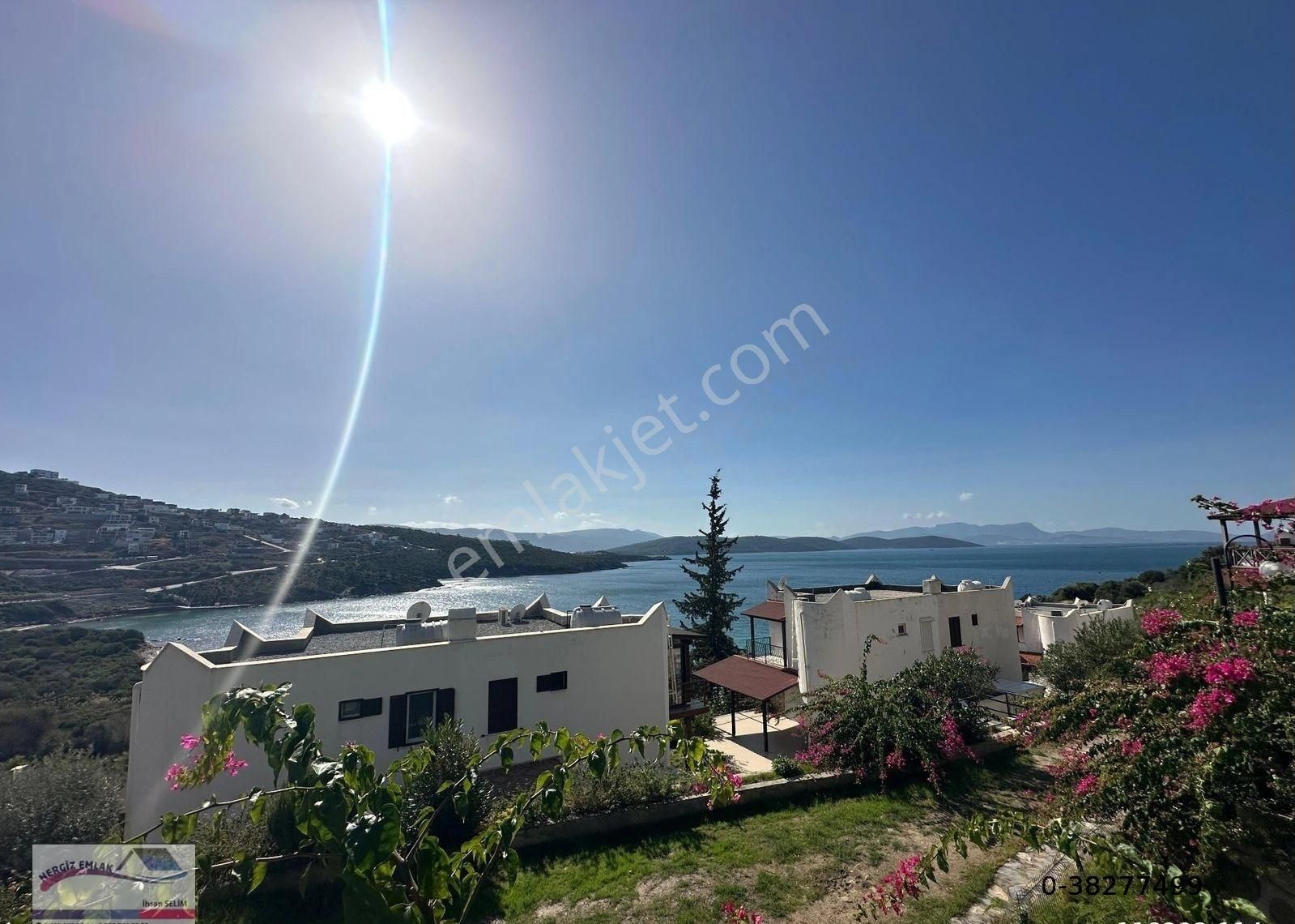 Özgür Sitesinde Geniş Bahçeli 2+1 Satılık Villa - Görsel 3