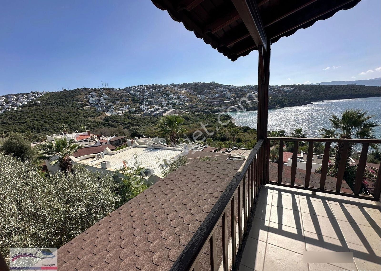 Özgür Sitesinde Geniş Bahçeli 2+1 Satılık Villa - Görsel 10