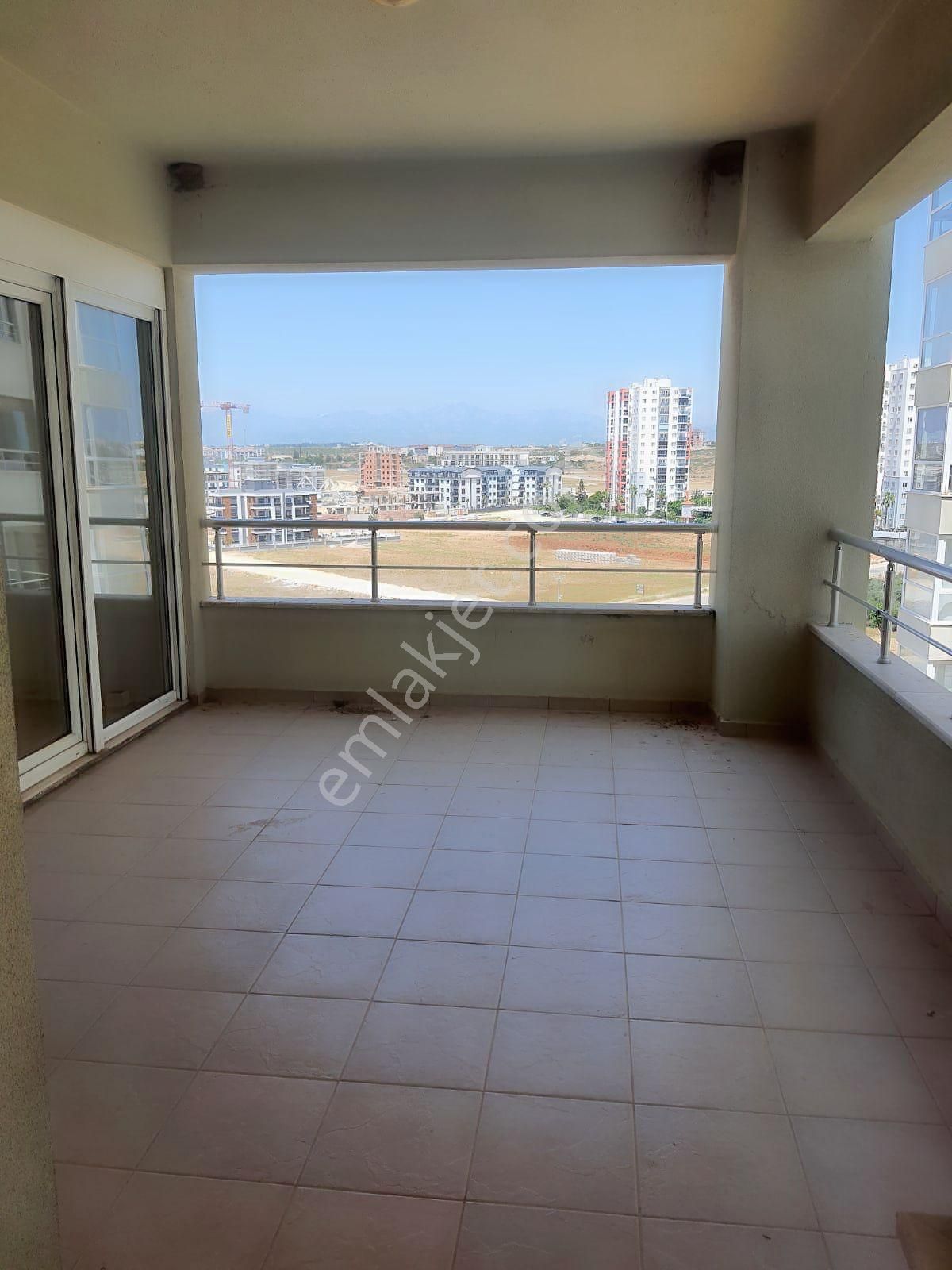 Altıntaş'ta Geniş 4+1 Denize Ve Havalimanına 5 Dakika Mesafede Satılık Daire - Görsel 29