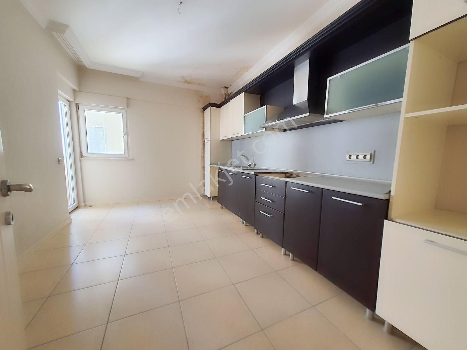 Altıntaş'ta Geniş 4+1 Denize Ve Havalimanına 5 Dakika Mesafede Satılık Daire - Görsel 6