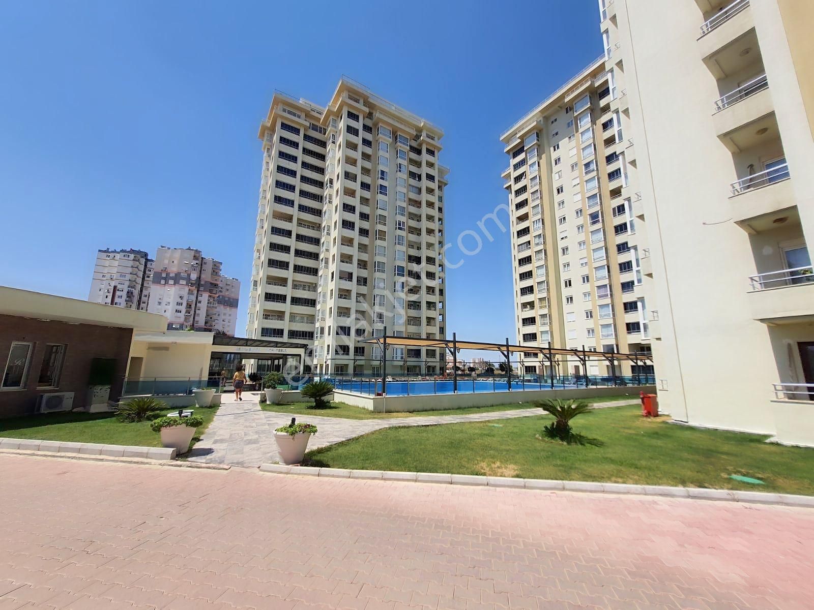 Altıntaş'ta Geniş 4+1 Denize Ve Havalimanına 5 Dakika Mesafede Satılık Daire