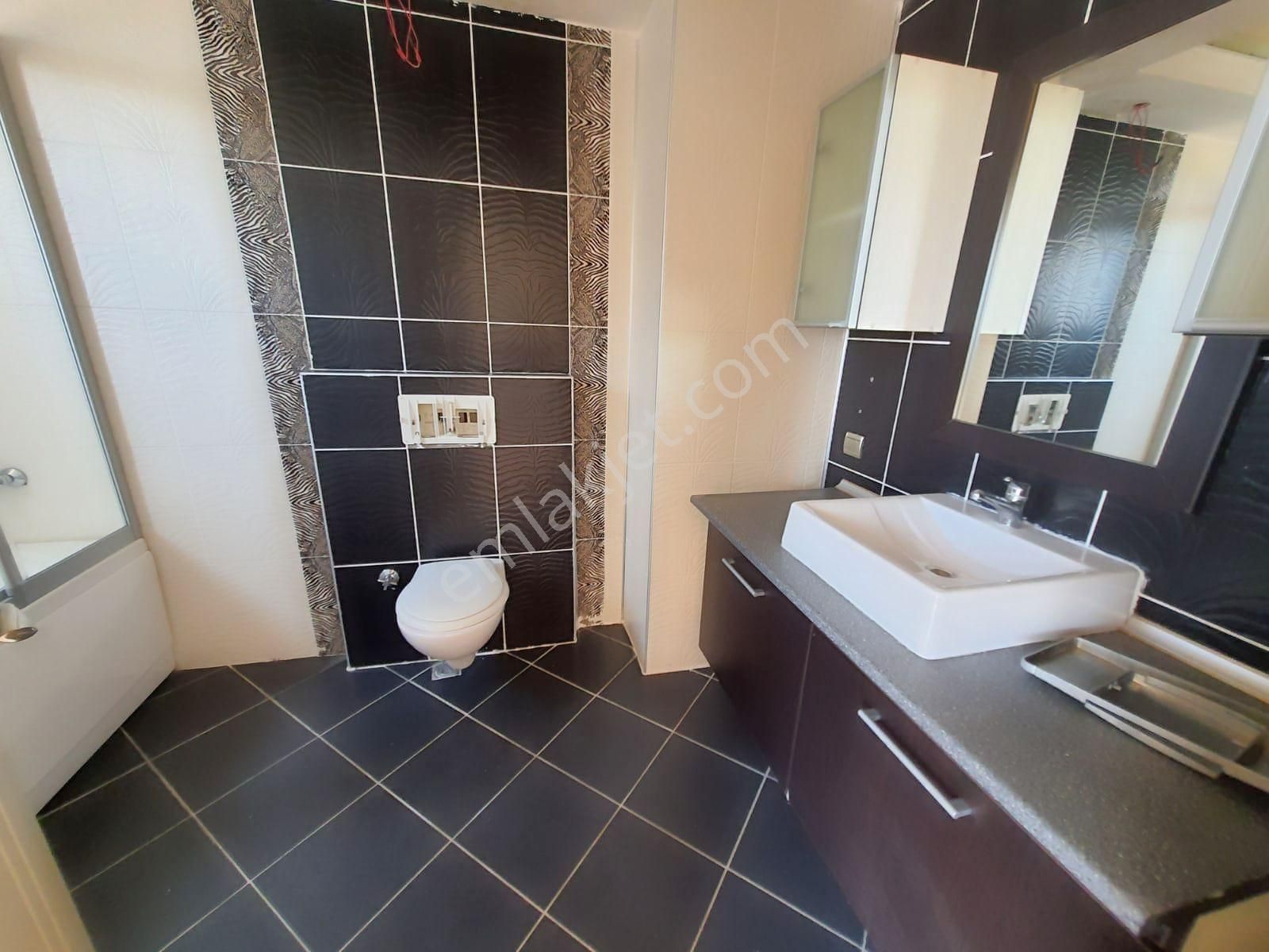 Altıntaş'ta Geniş 4+1 Denize Ve Havalimanına 5 Dakika Mesafede Satılık Daire - Görsel 25