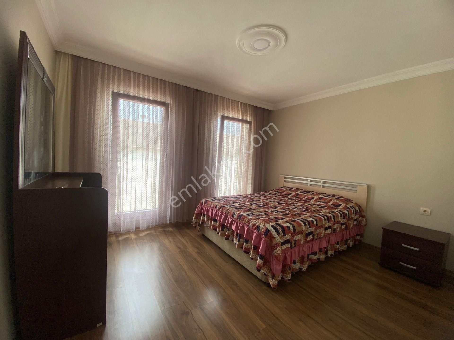 Buca Karacaağaç'ta400m²havuzlu Müstakil Ev Eşyalı Kaçırılmayacak - Görsel 9