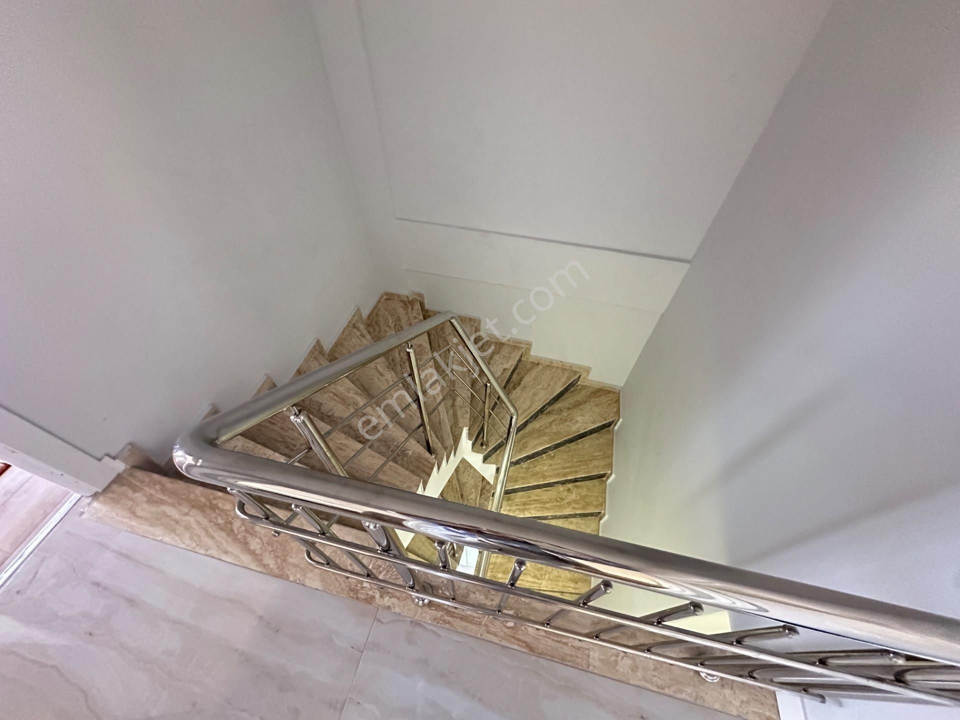 Yenifoçada Denize Yakın 4+2 Kiralık Daire - Görsel 17