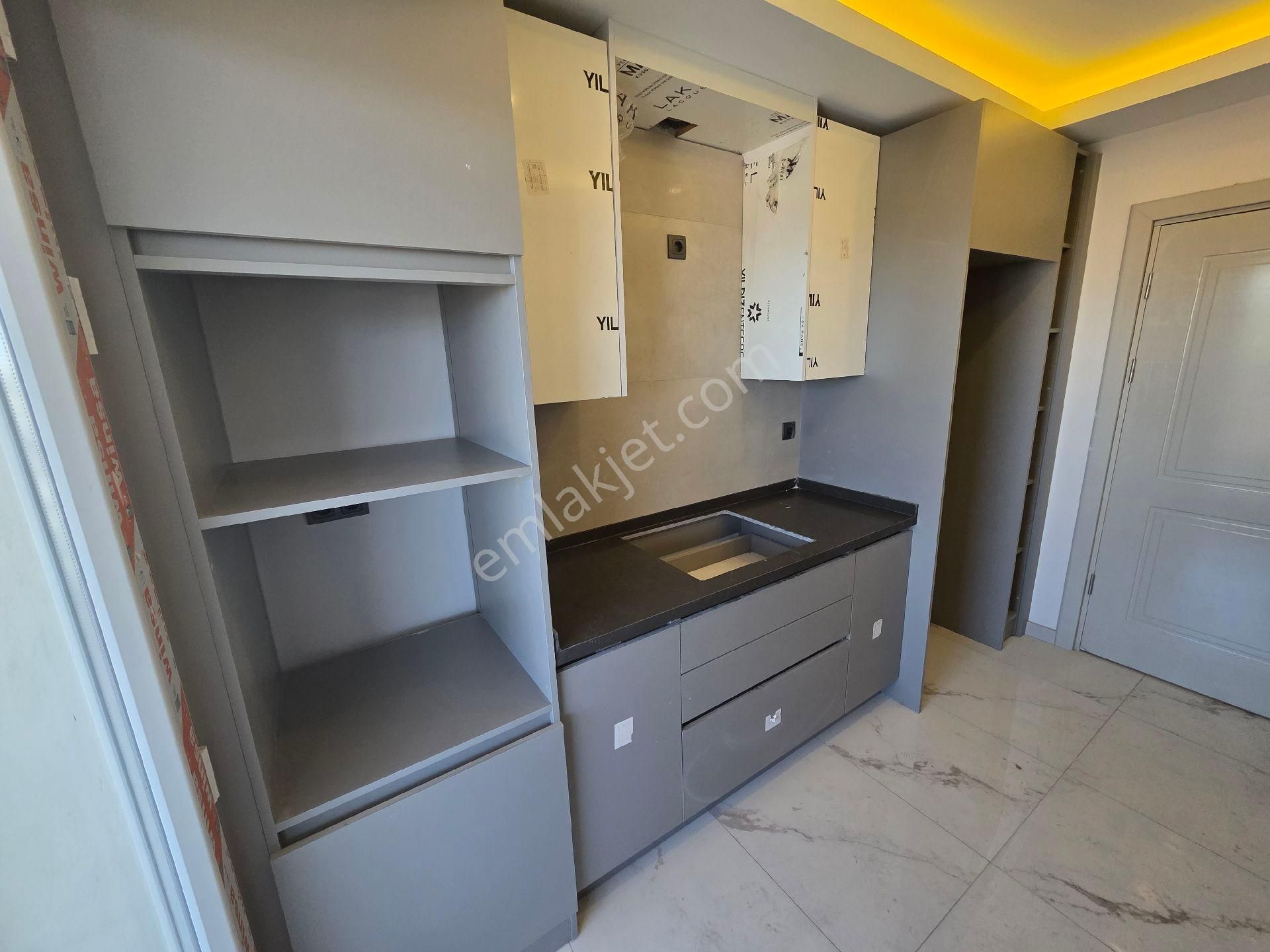 Kuşadası'nda Deniz Manzaralı Lüks 3+1 Daireler - Görsel 11